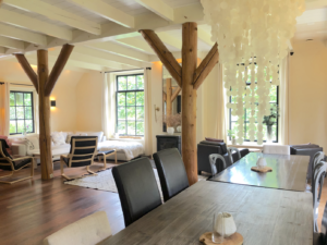 The Yogologist, Shaura Hall